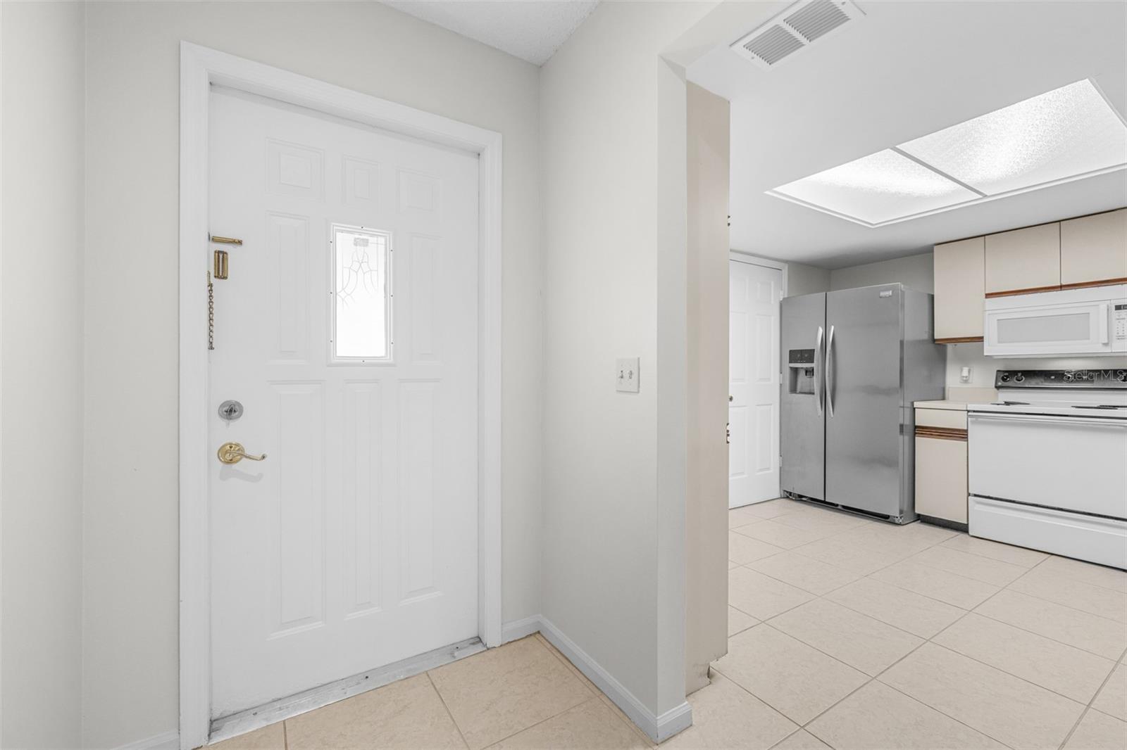 18425 Aintree Ct Property Photo 9