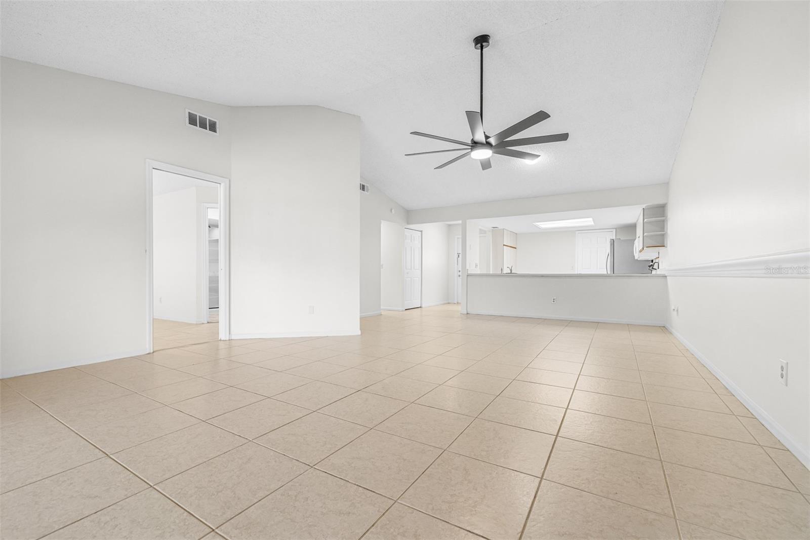 18425 Aintree Ct Property Photo 12