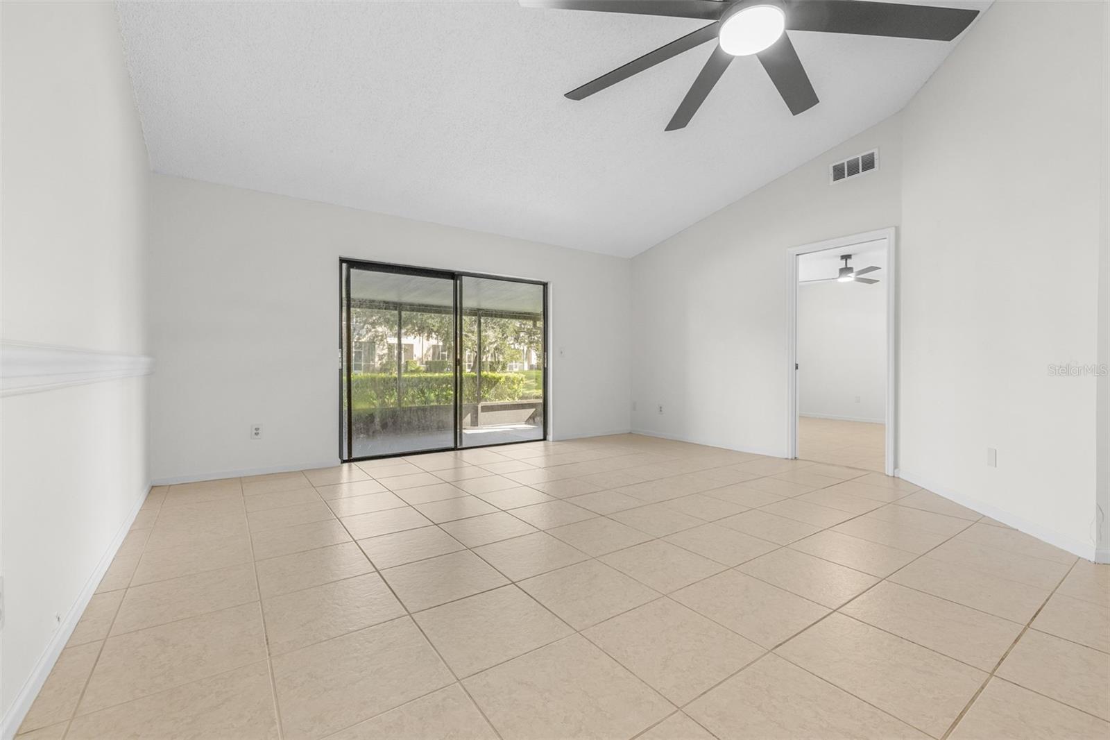 18425 Aintree Ct Property Photo 14