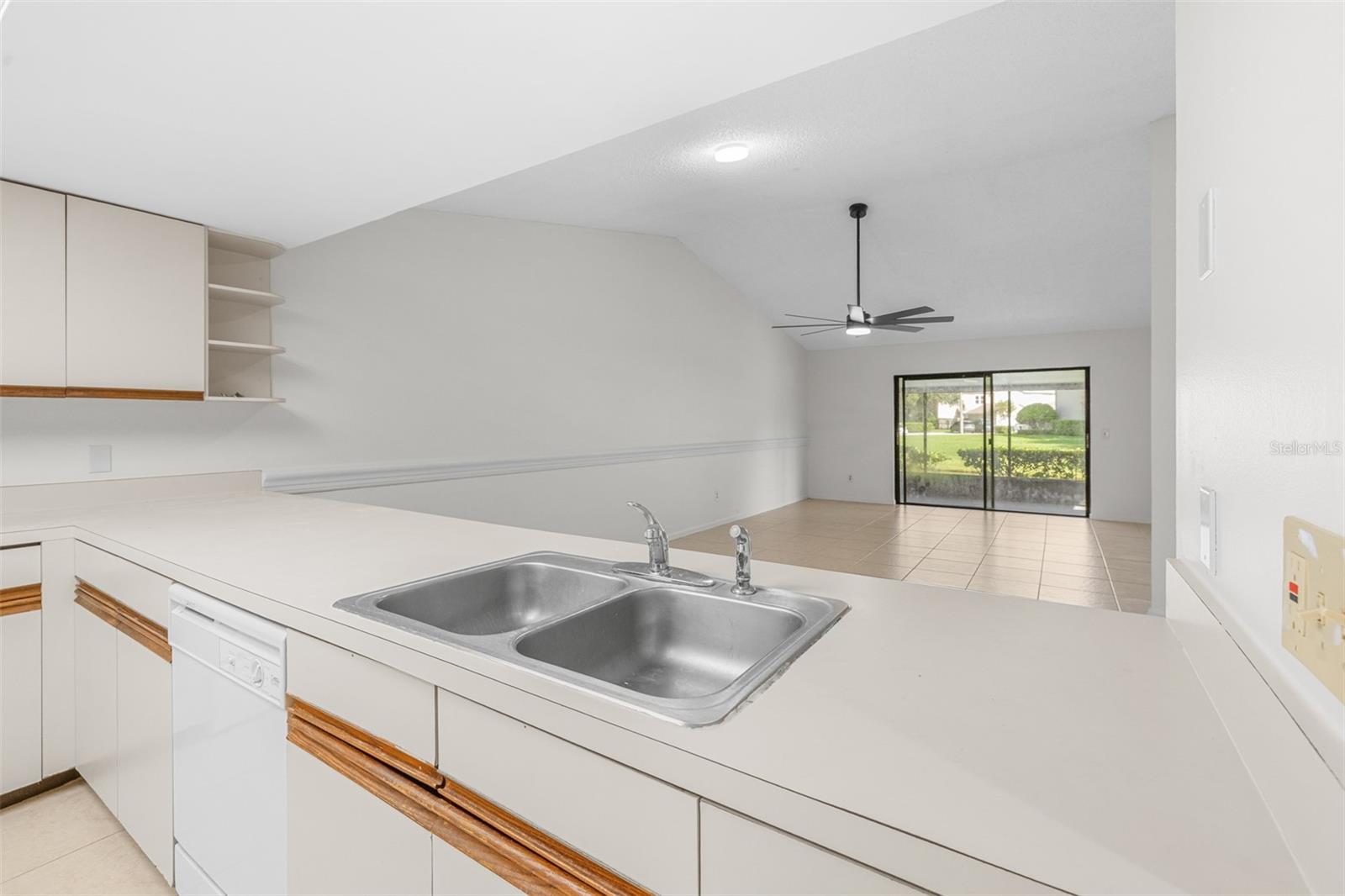 18425 Aintree Ct Property Photo 17