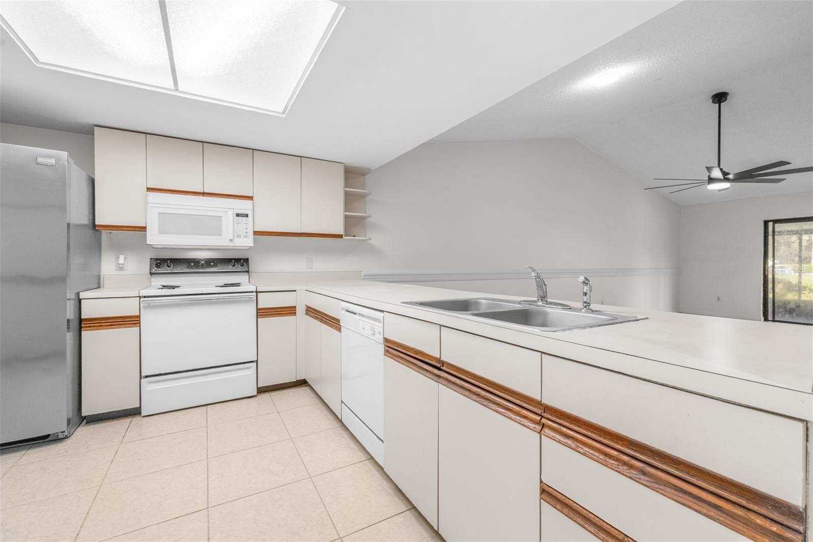 18425 Aintree Ct Property Photo 18