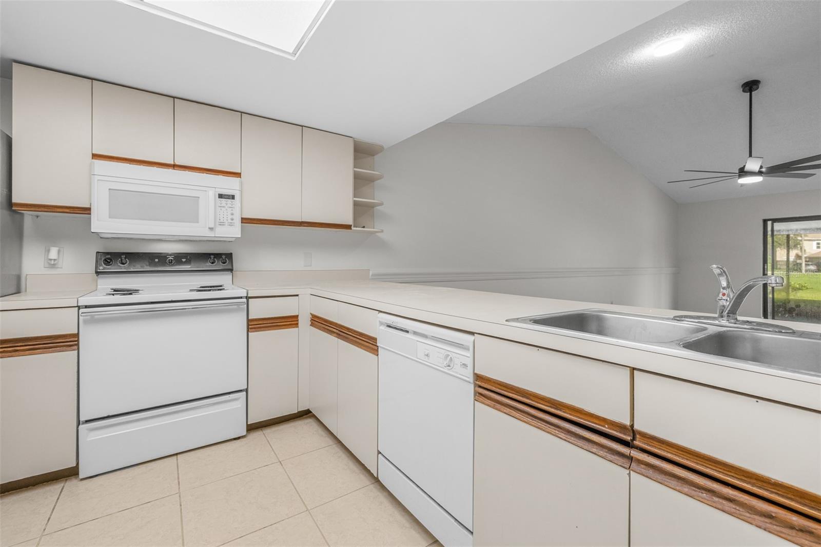 18425 Aintree Ct Property Photo 21