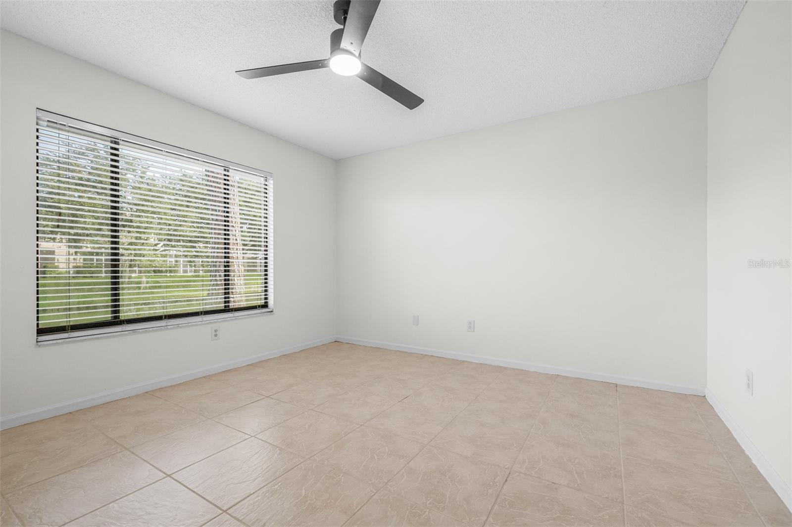 18425 Aintree Ct Property Photo 25