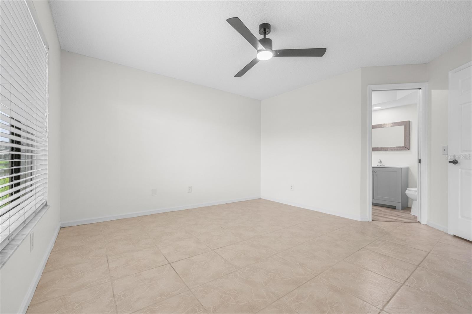 18425 Aintree Ct Property Photo 27