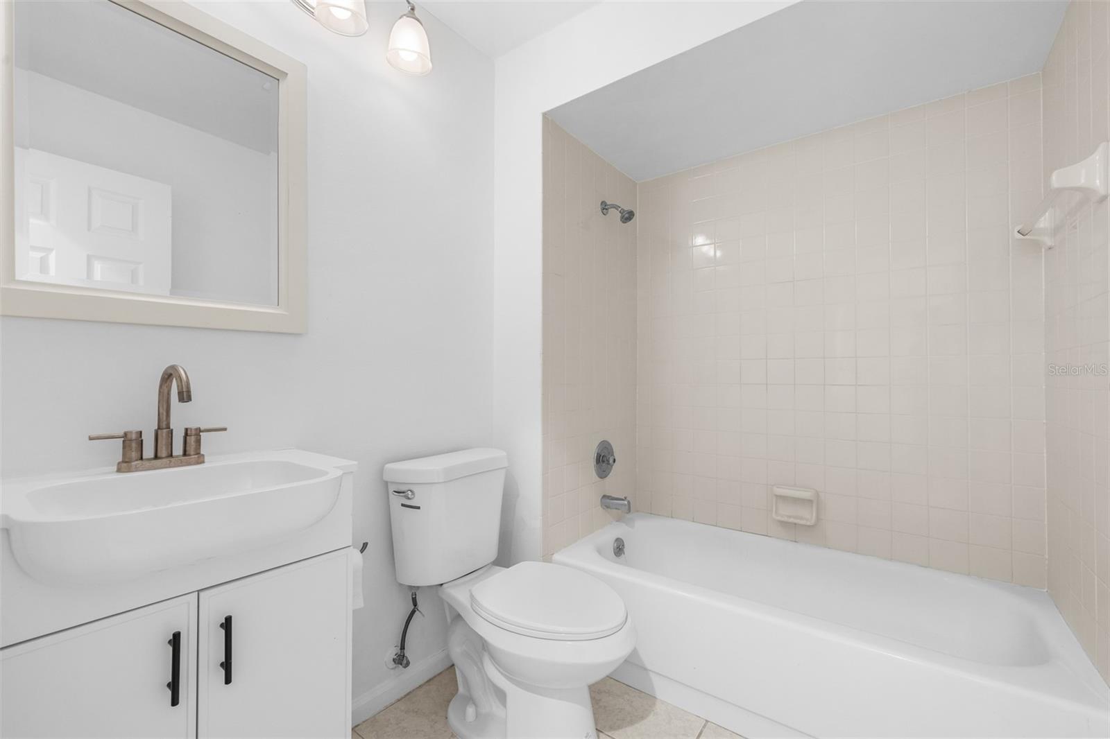 18425 Aintree Ct Property Photo 39