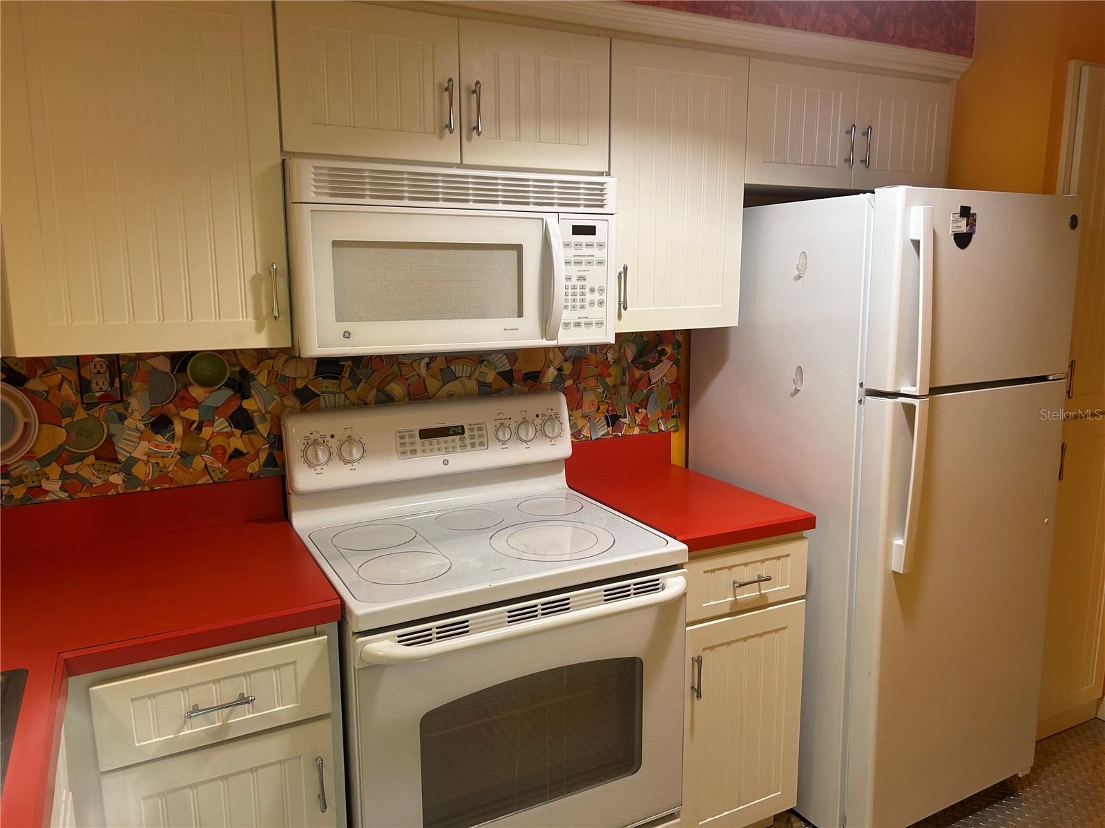 445 32nd Ave N #e109 Property Photo 8