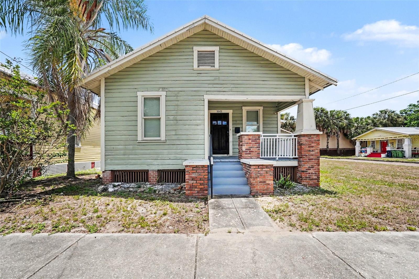 1601 E 15TH AVE