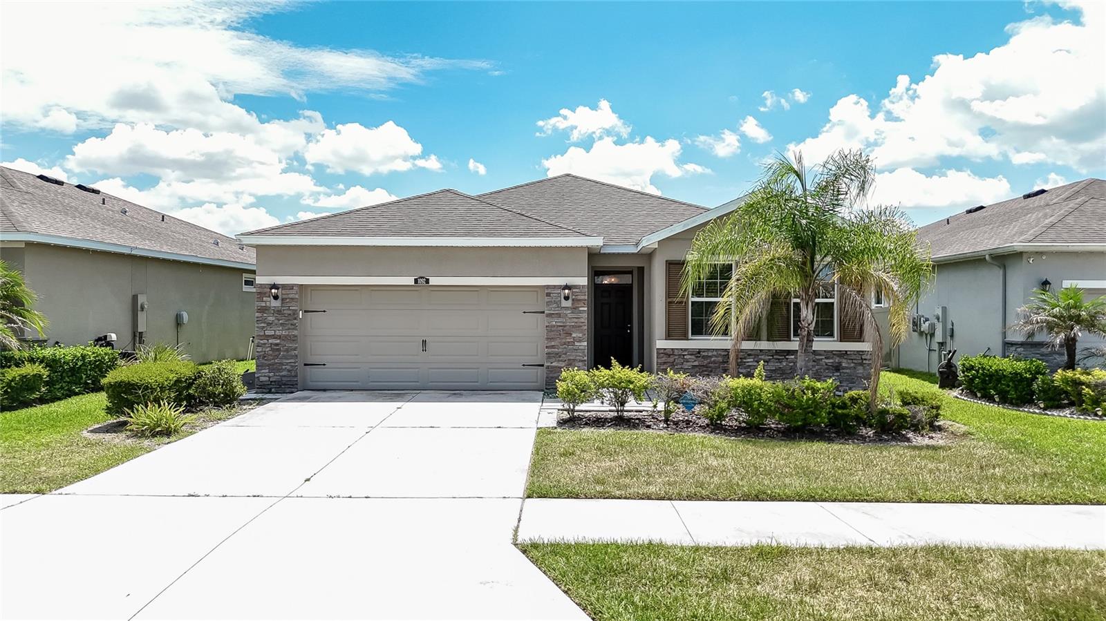 1092 PIPESTONE PL Property Photo 1