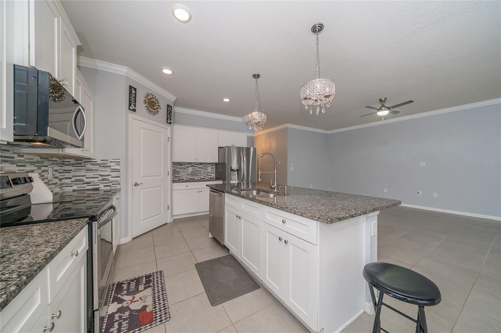 1092 Pipestone Pl Property Photo 9