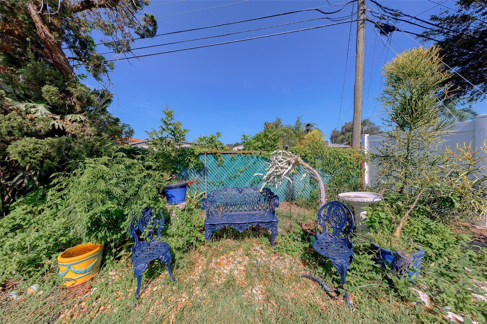 196 Overbrook Dr E Property Photo 40