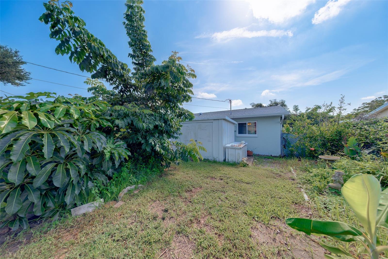 196 Overbrook Dr E Property Photo 44