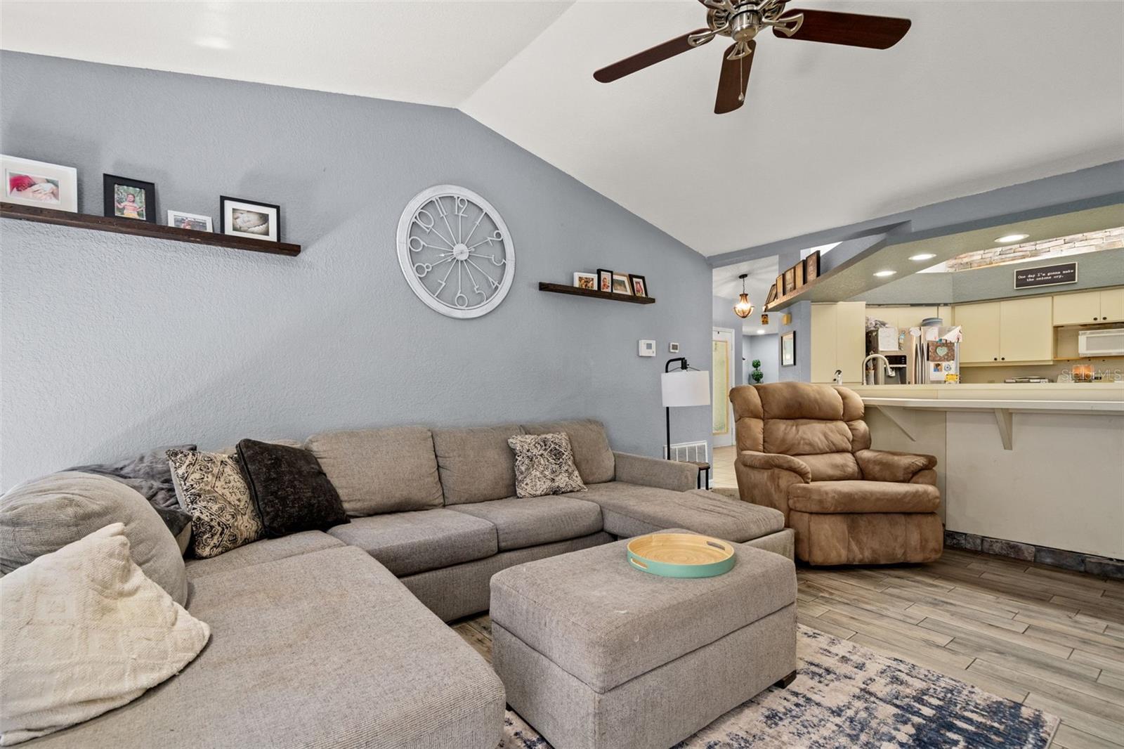 13499 Bruni Dr Property Photo 4