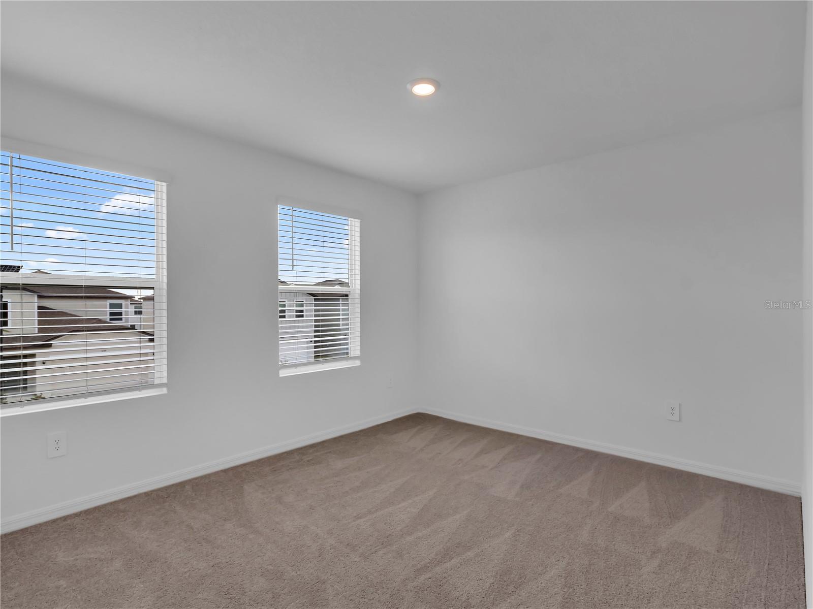 2215 Red Crossbill Dr Property Photo 22