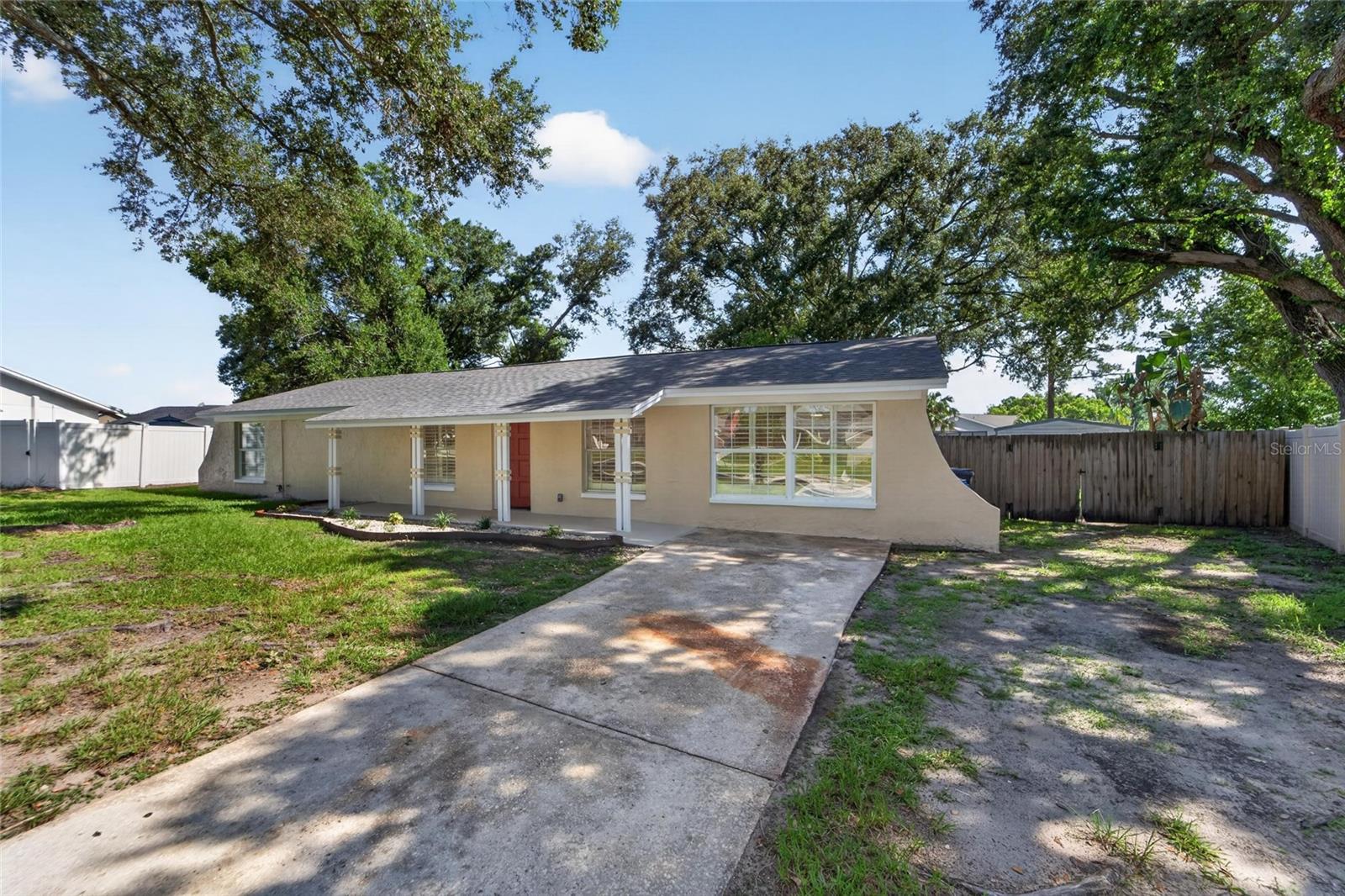 522 Highview Cir N Property Photo 2
