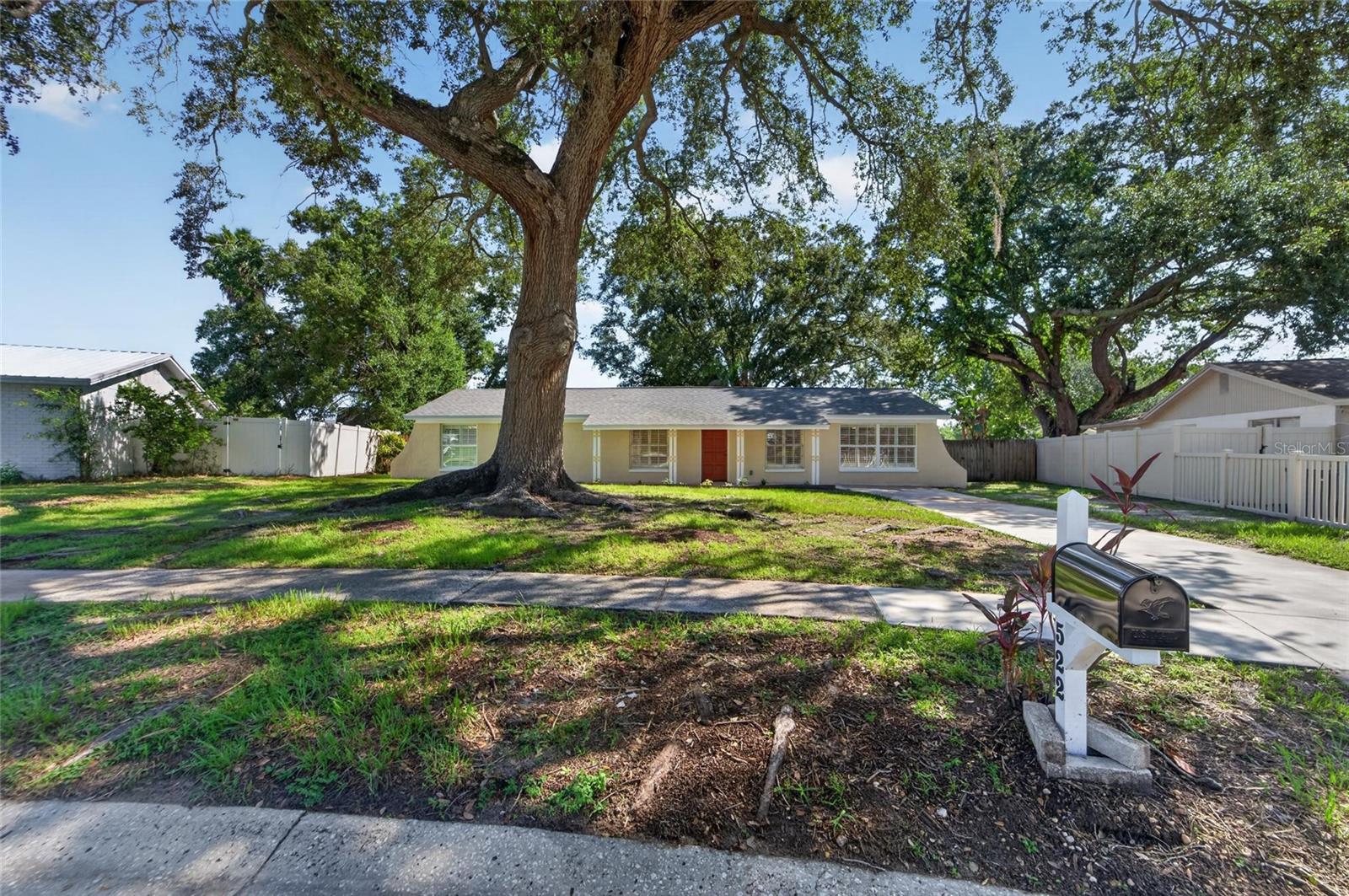 522 Highview Cir N Property Photo 3