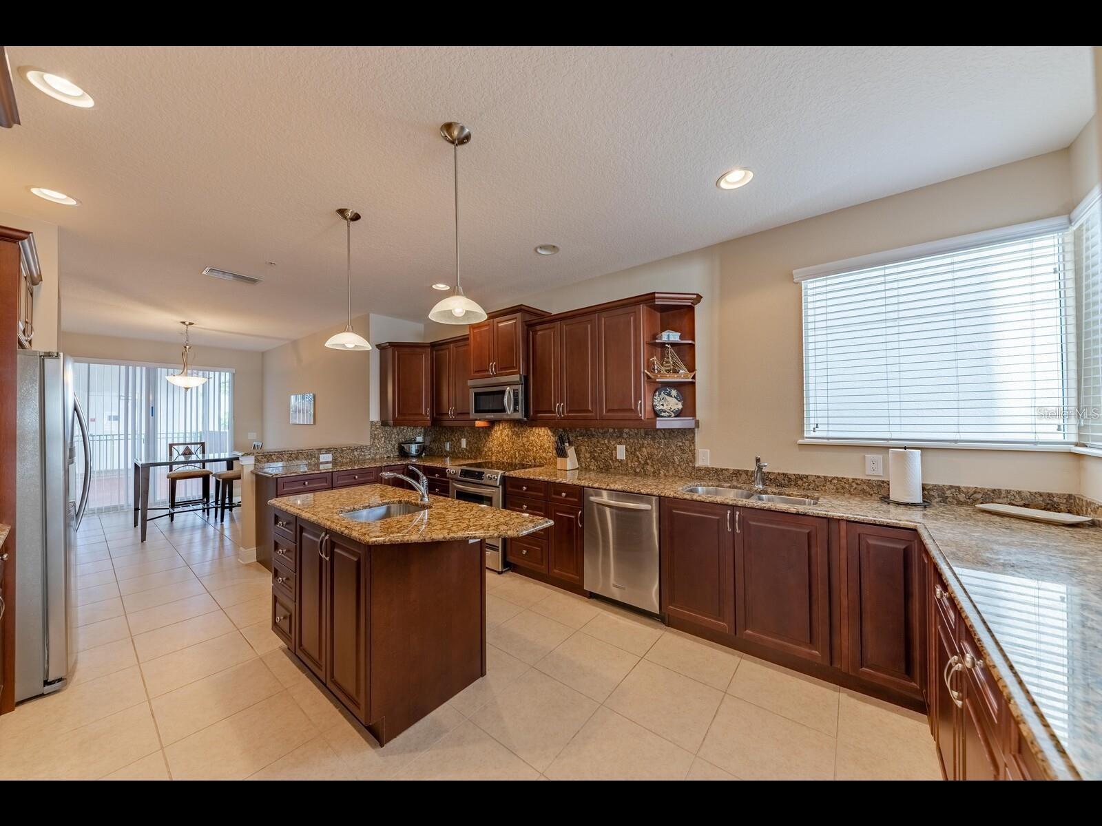 1042 Bellasol Way #203 Property Photo 12