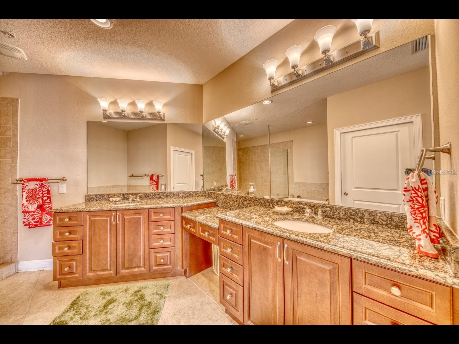1042 Bellasol Way #203 Property Photo 22