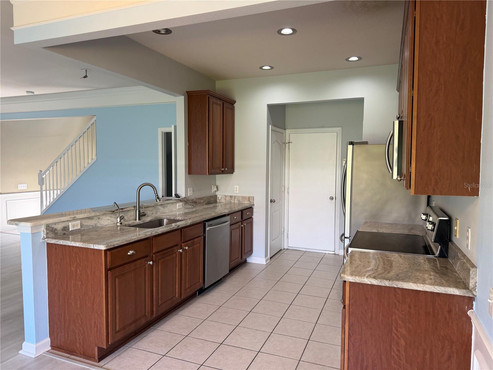 4639 Pond Ridge Dr Property Photo 6