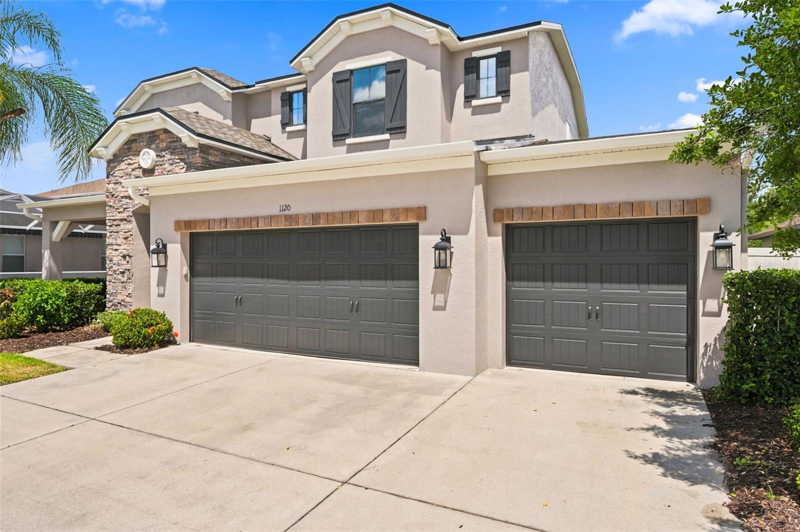 1120 Maza Pl Property Photo 1
