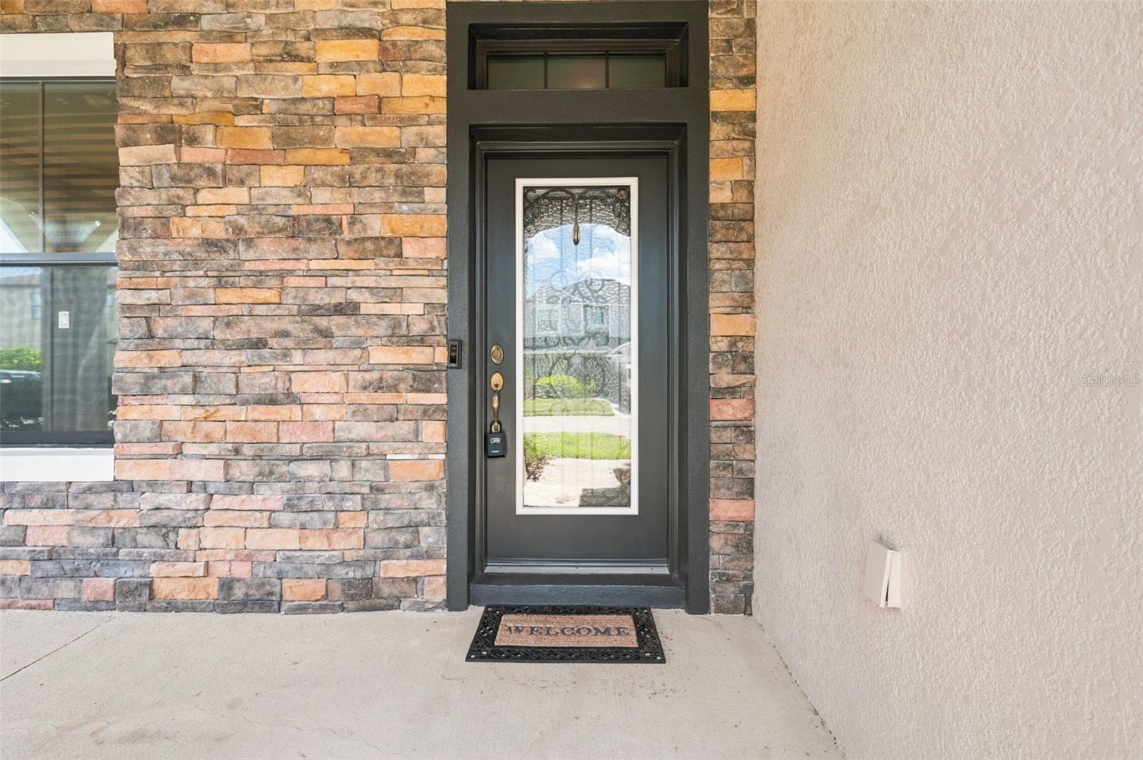1120 Maza Pl Property Photo 4