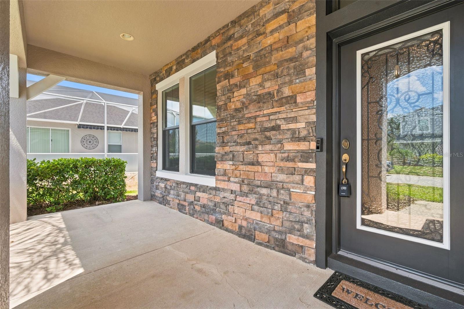 1120 Maza Pl Property Photo 5