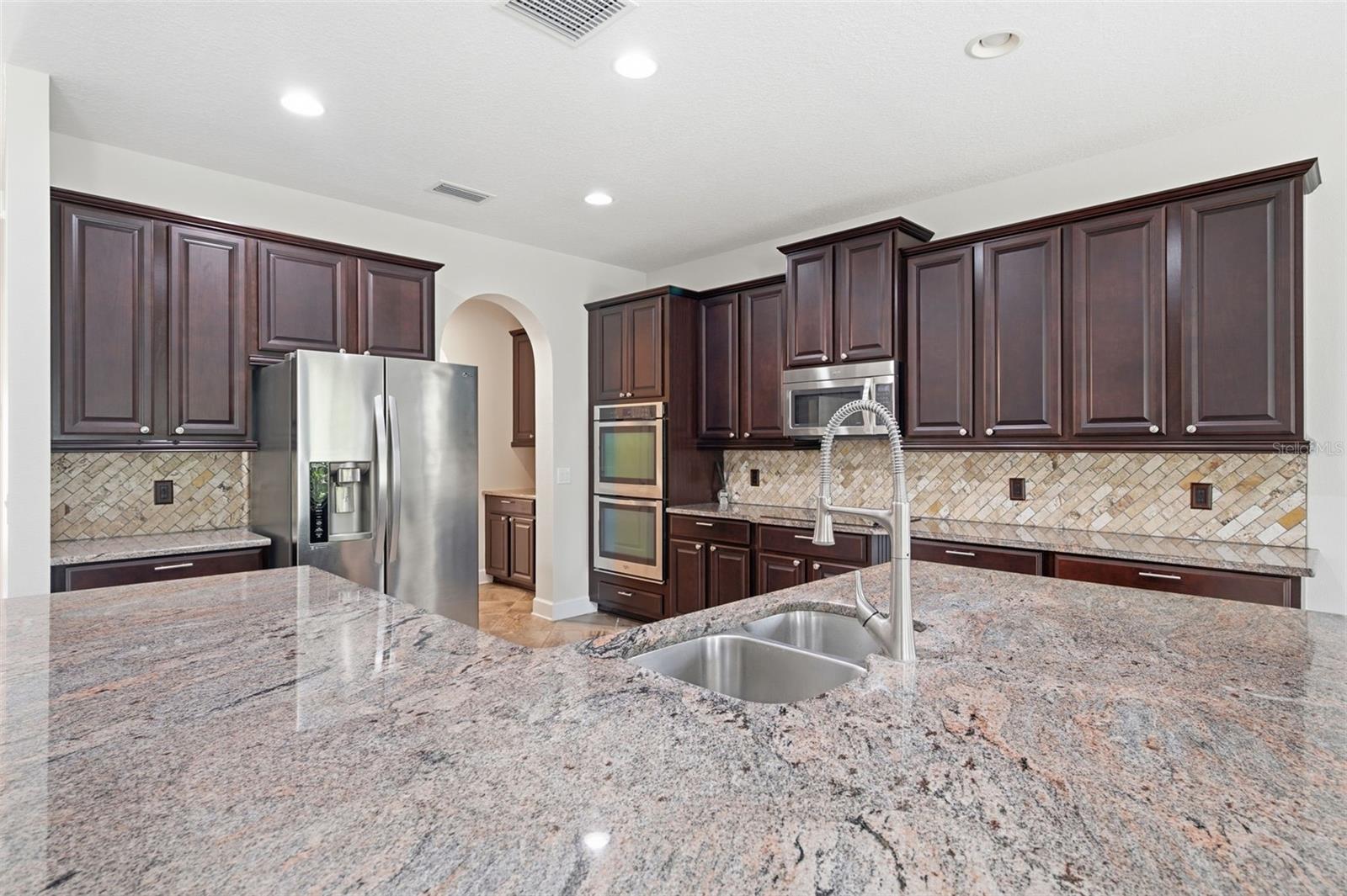 1120 Maza Pl Property Photo 15