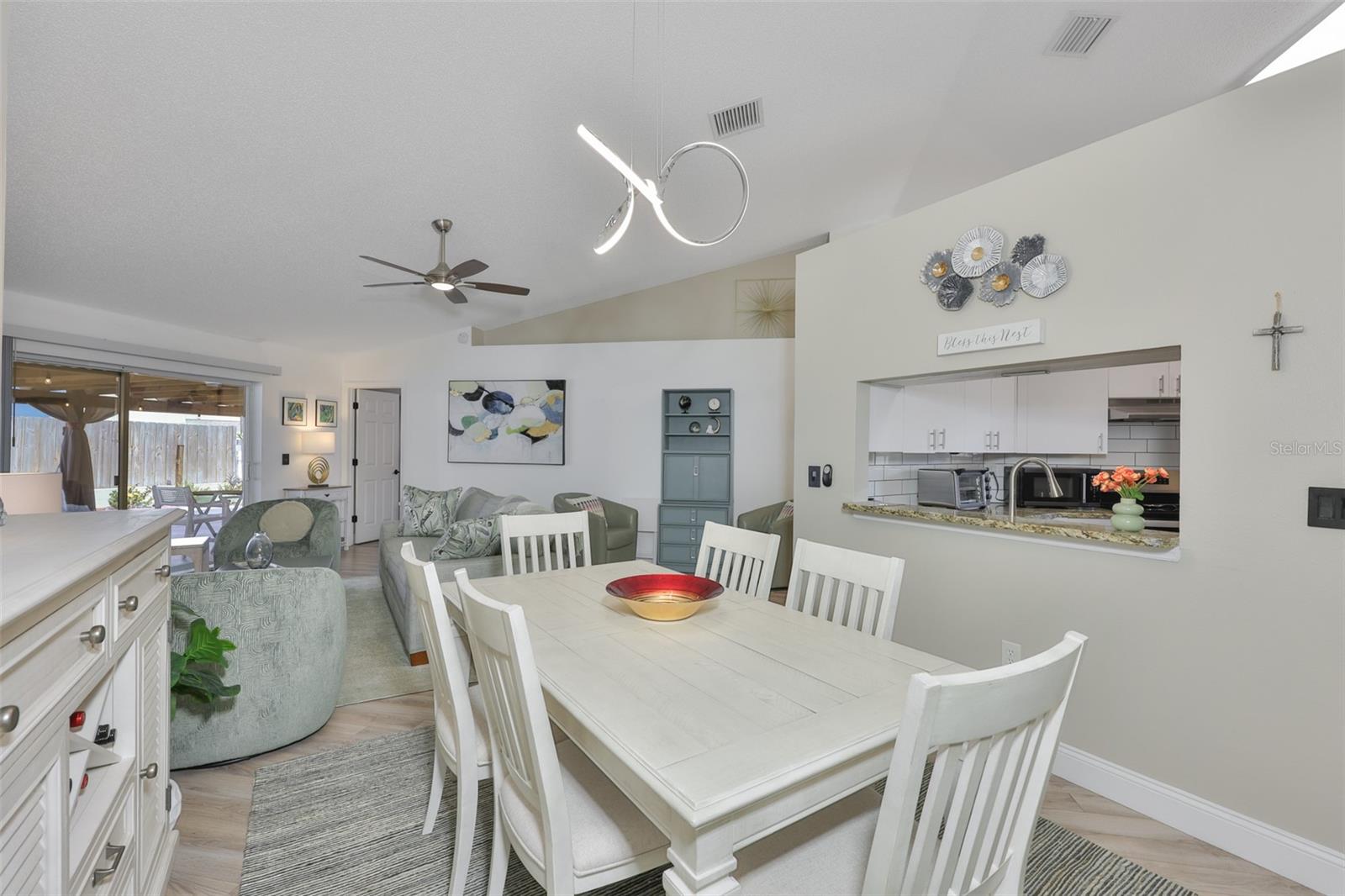 13403 Beechberry Dr Property Photo 8