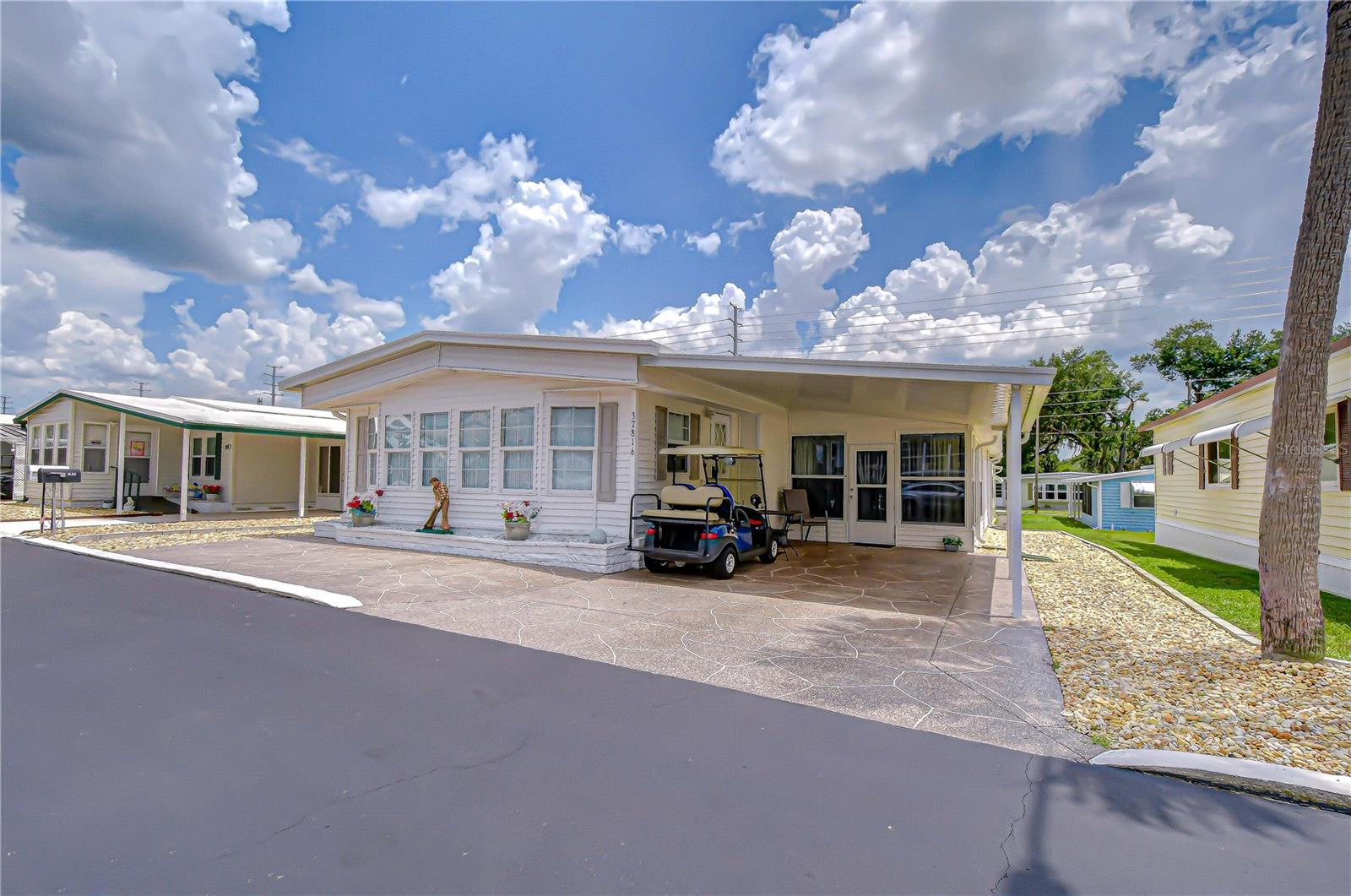 37816 Barcelona Ave Property Photo 2