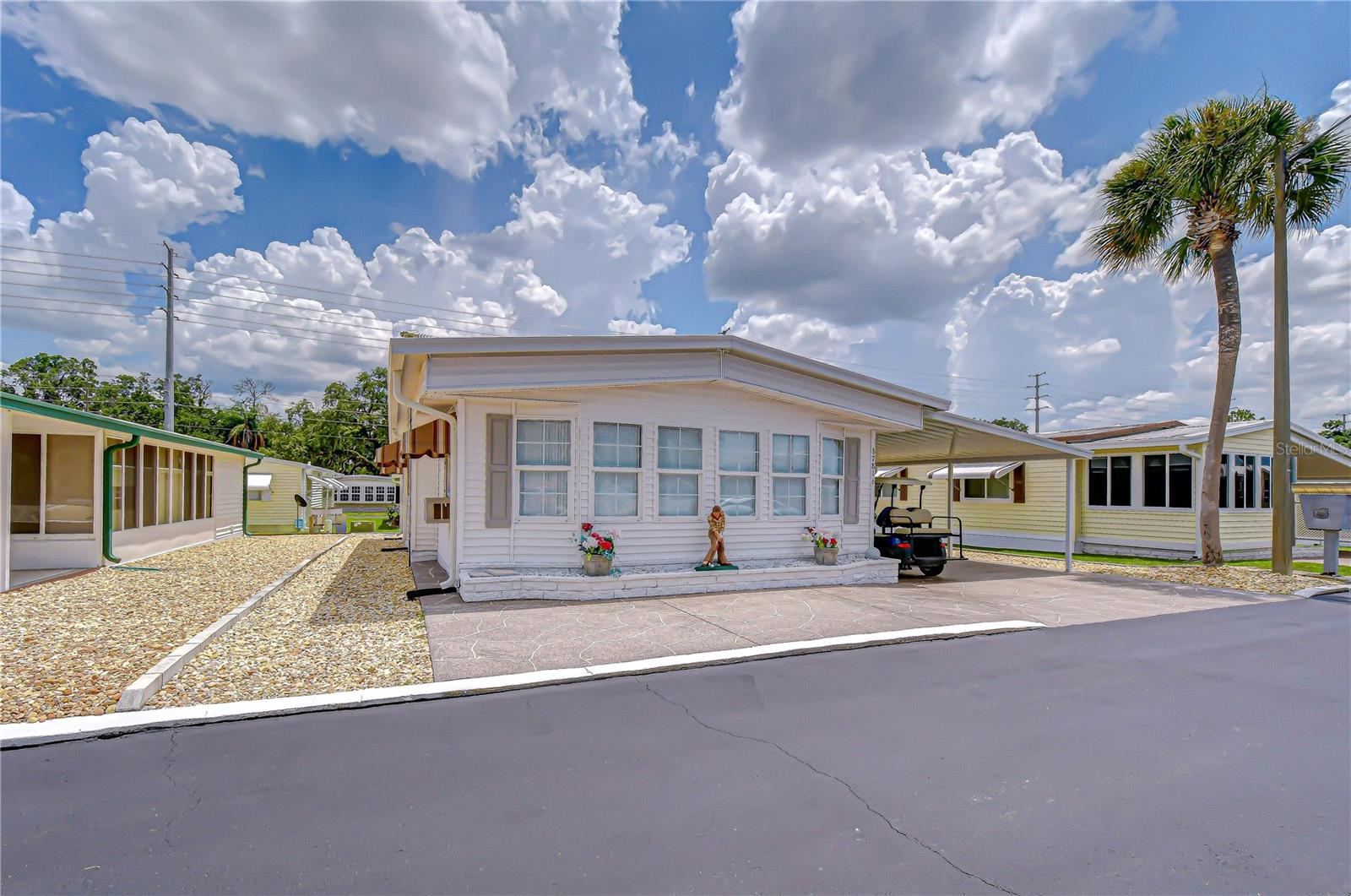 37816 Barcelona Ave Property Photo 3