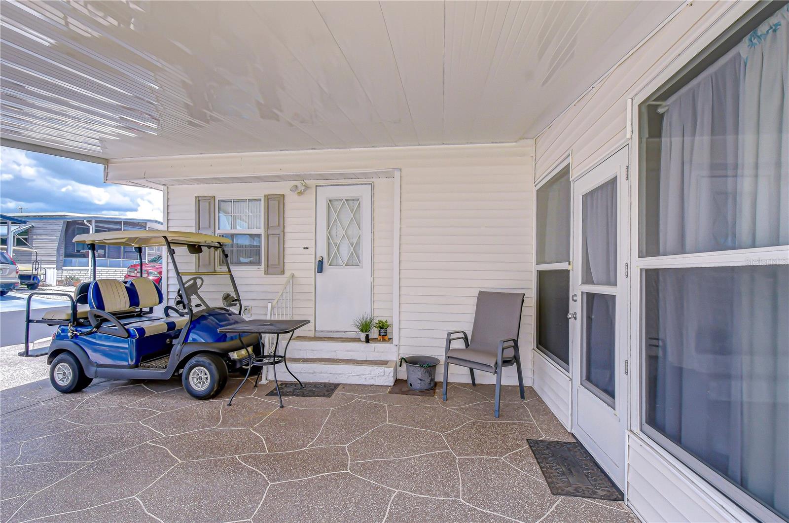 37816 Barcelona Ave Property Photo 6