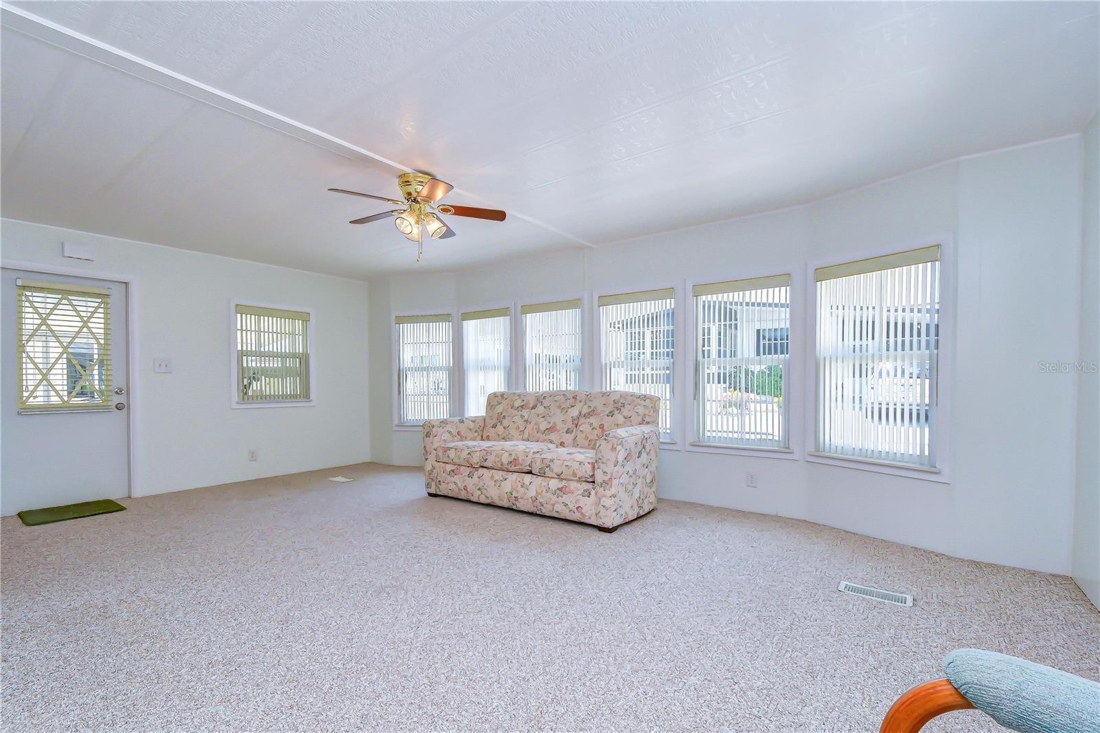 37816 Barcelona Ave Property Photo 11