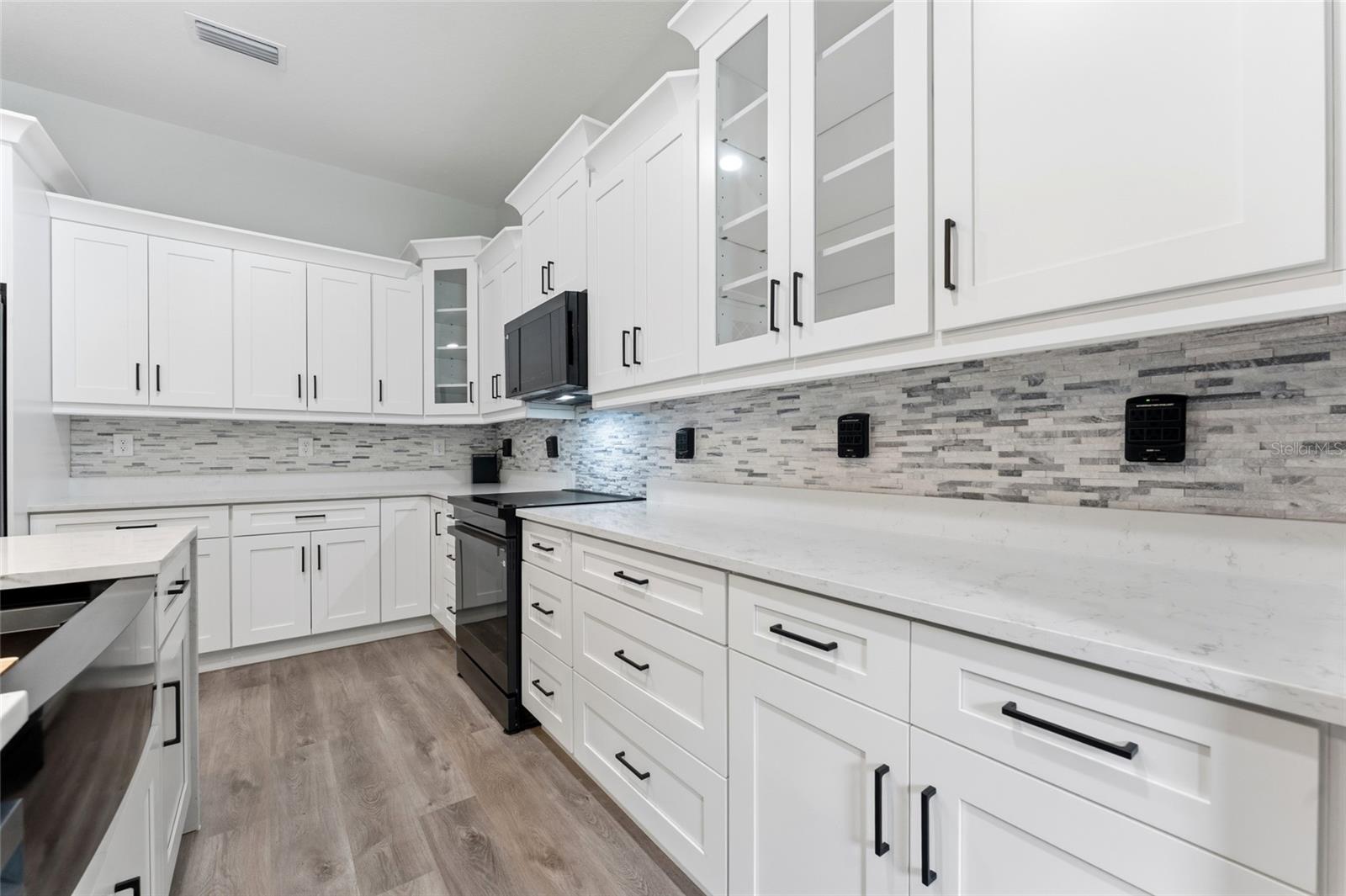 9714 Van St Property Photo 13