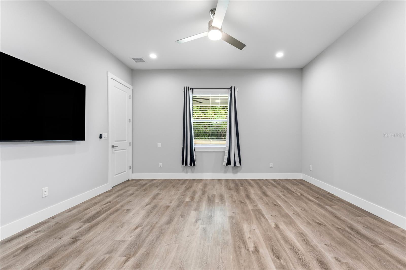 9714 Van St Property Photo 18