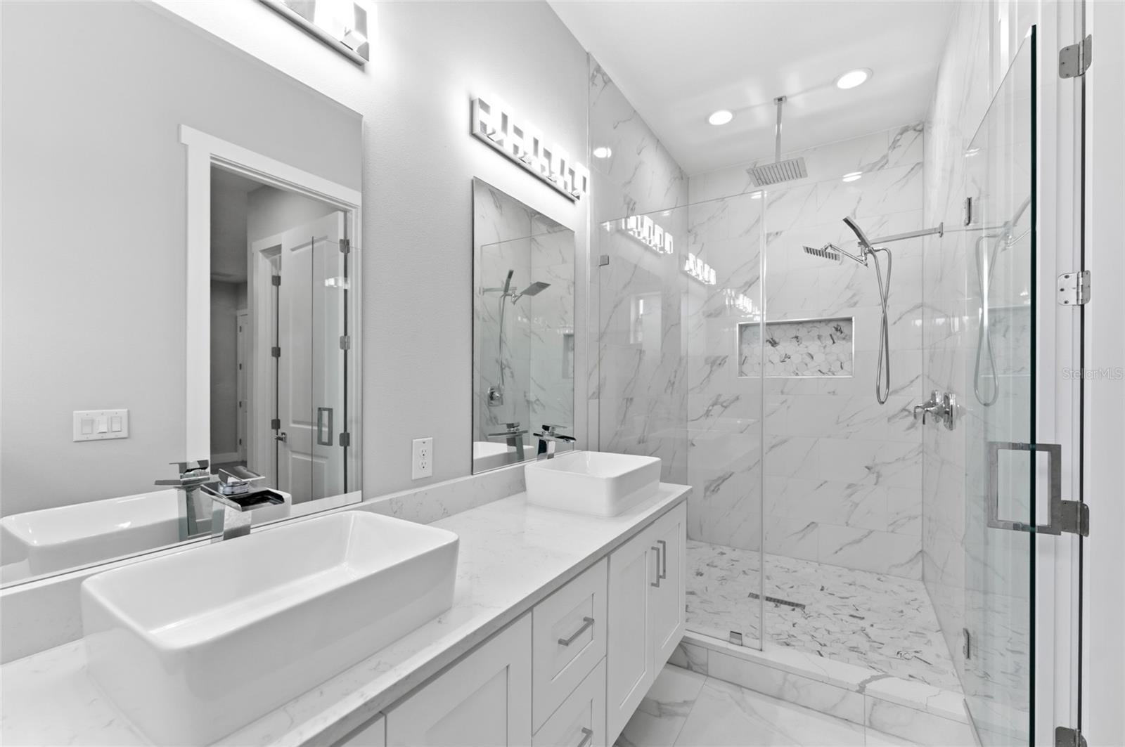 9714 Van St Property Photo 28