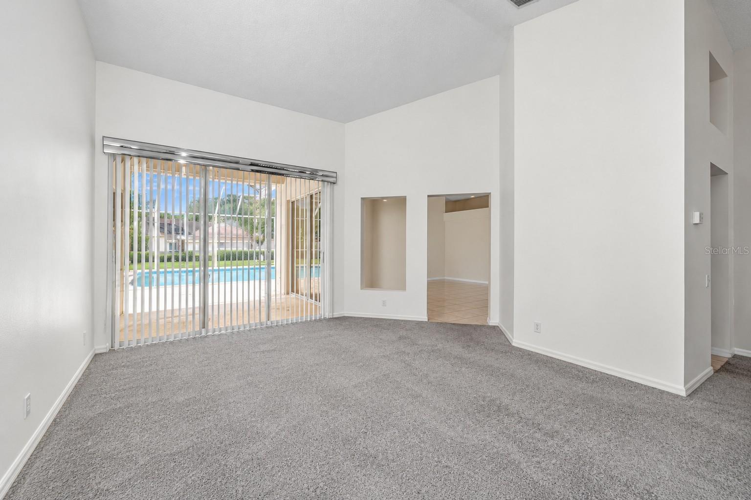 7405 Evesborough Ln Property Photo 2