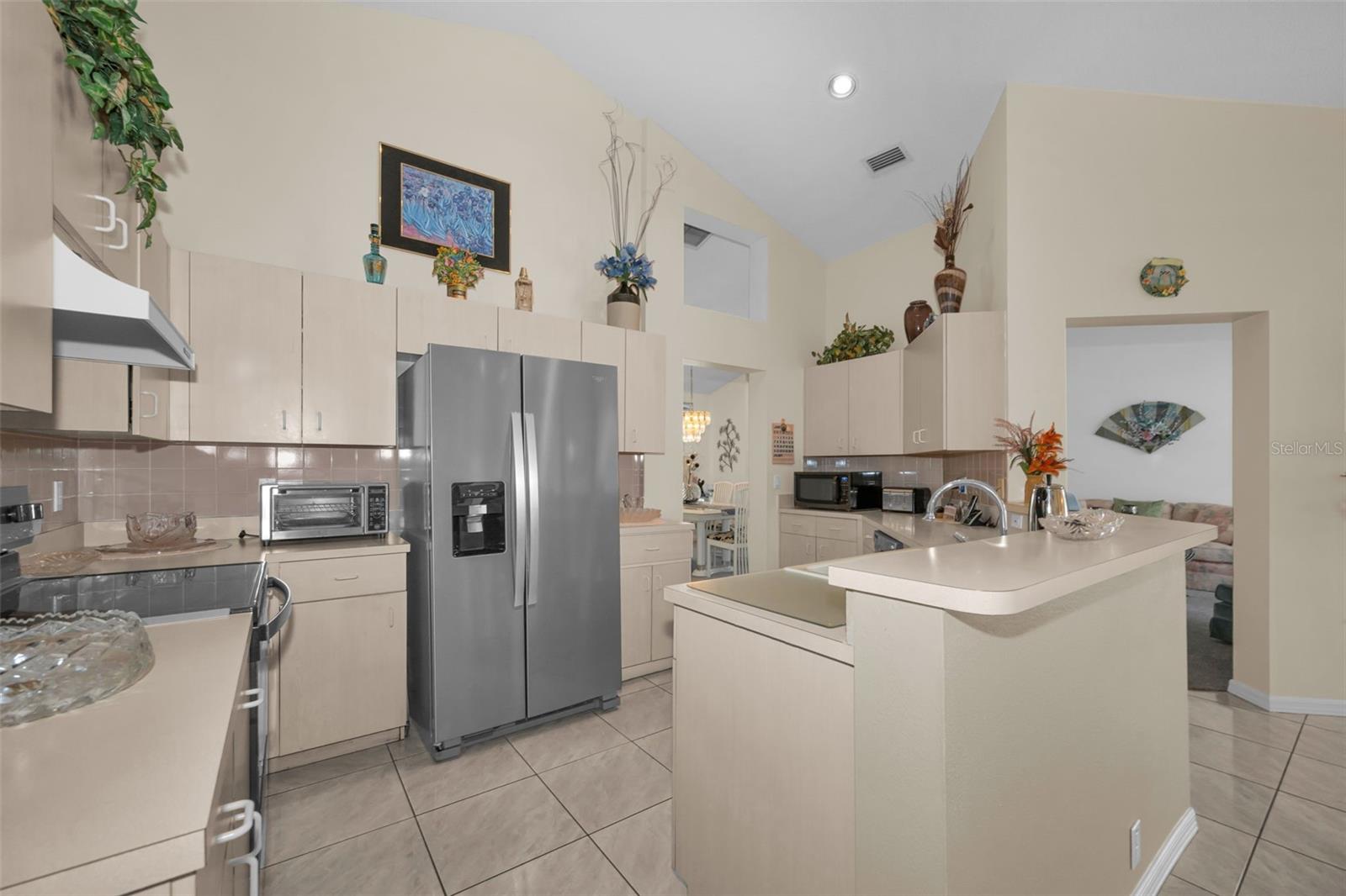7405 Evesborough Ln Property Photo 4
