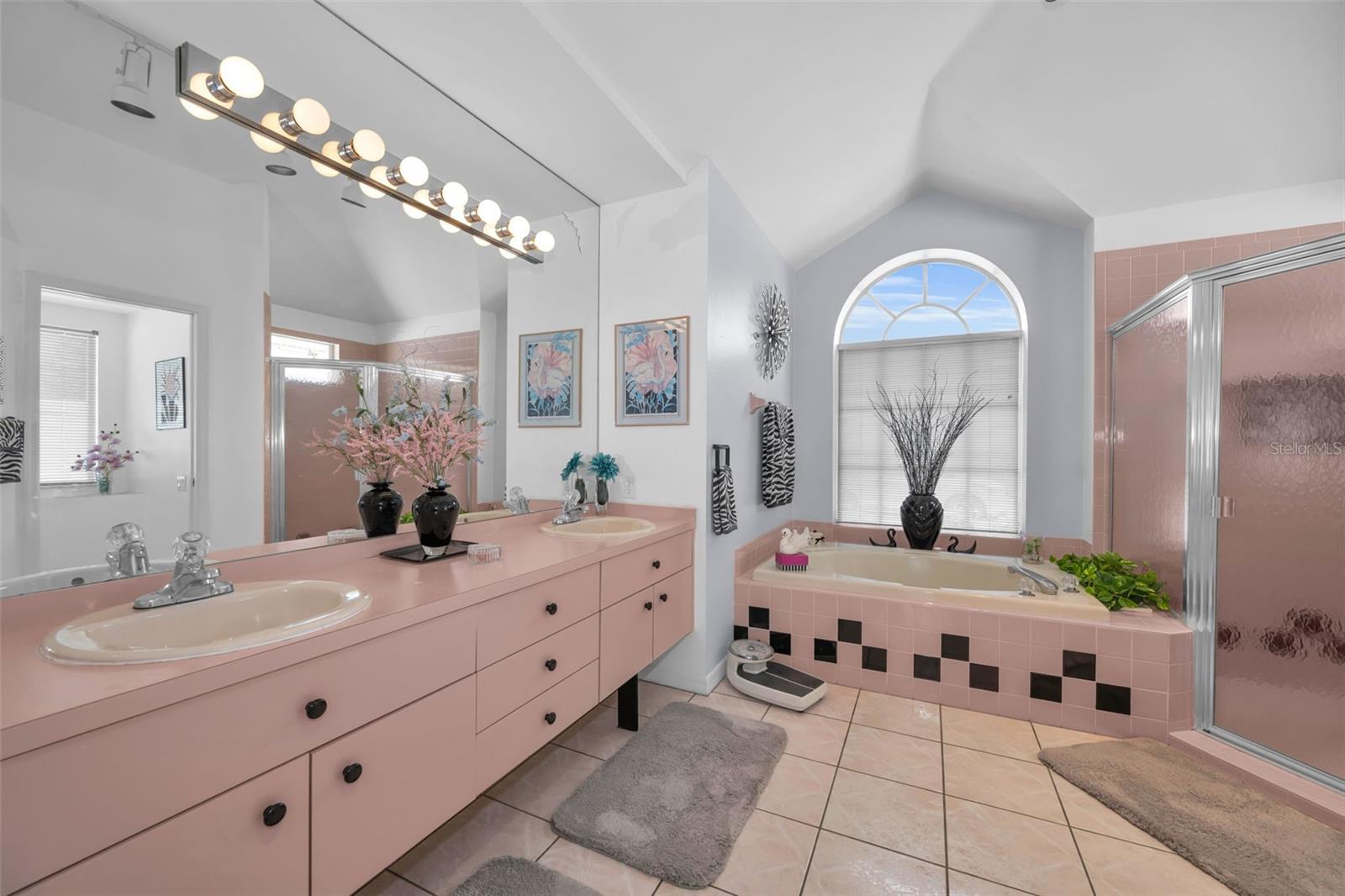 7405 Evesborough Ln Property Photo 11