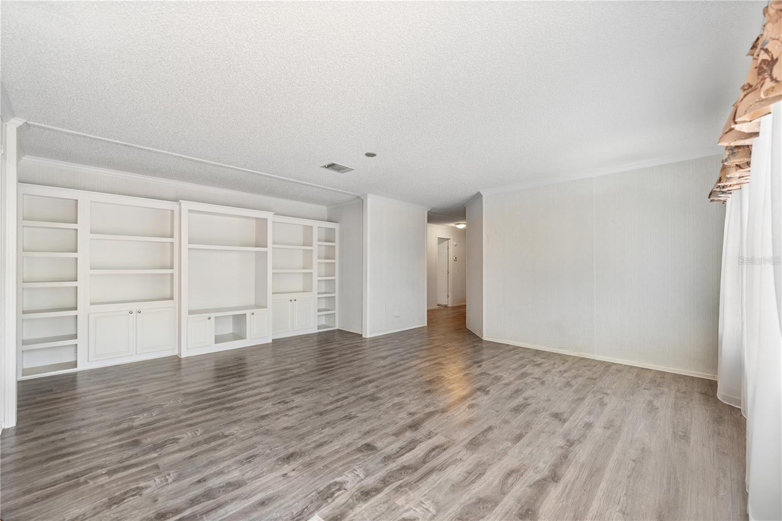 13020 Webster St Property Photo 5