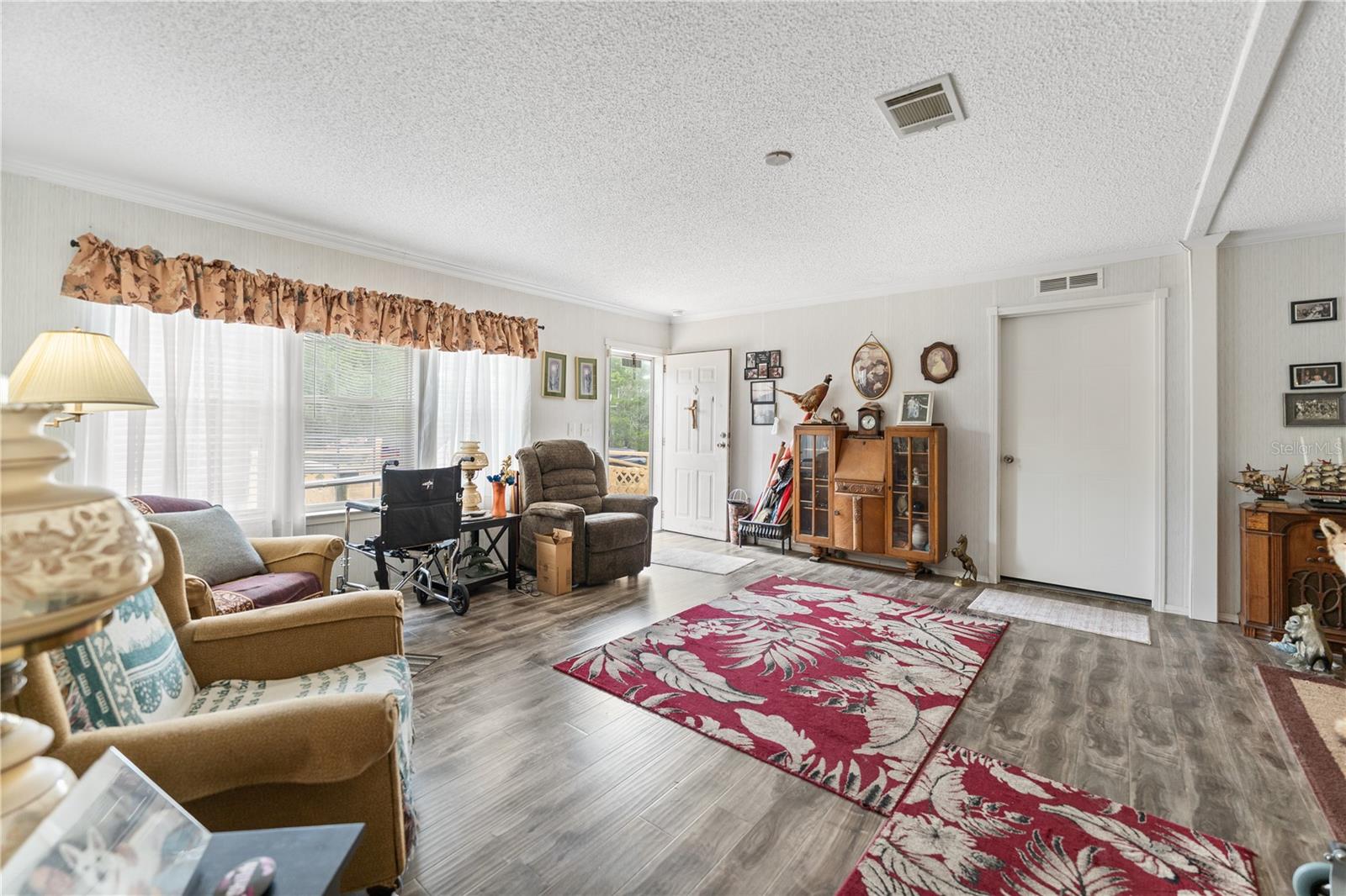 13020 Webster St Property Photo 6