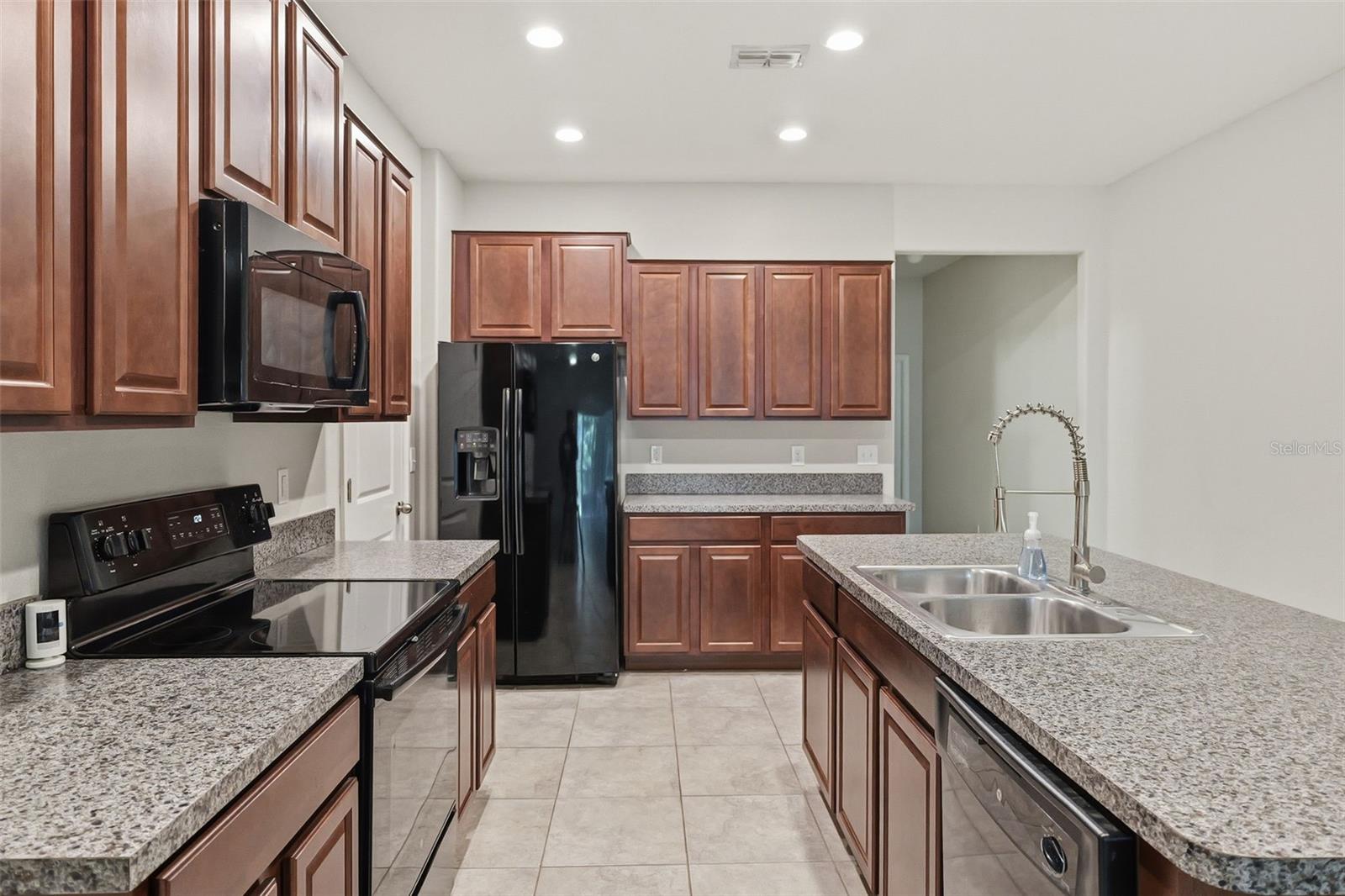 10407 Lake Montauk Dr Property Photo 4