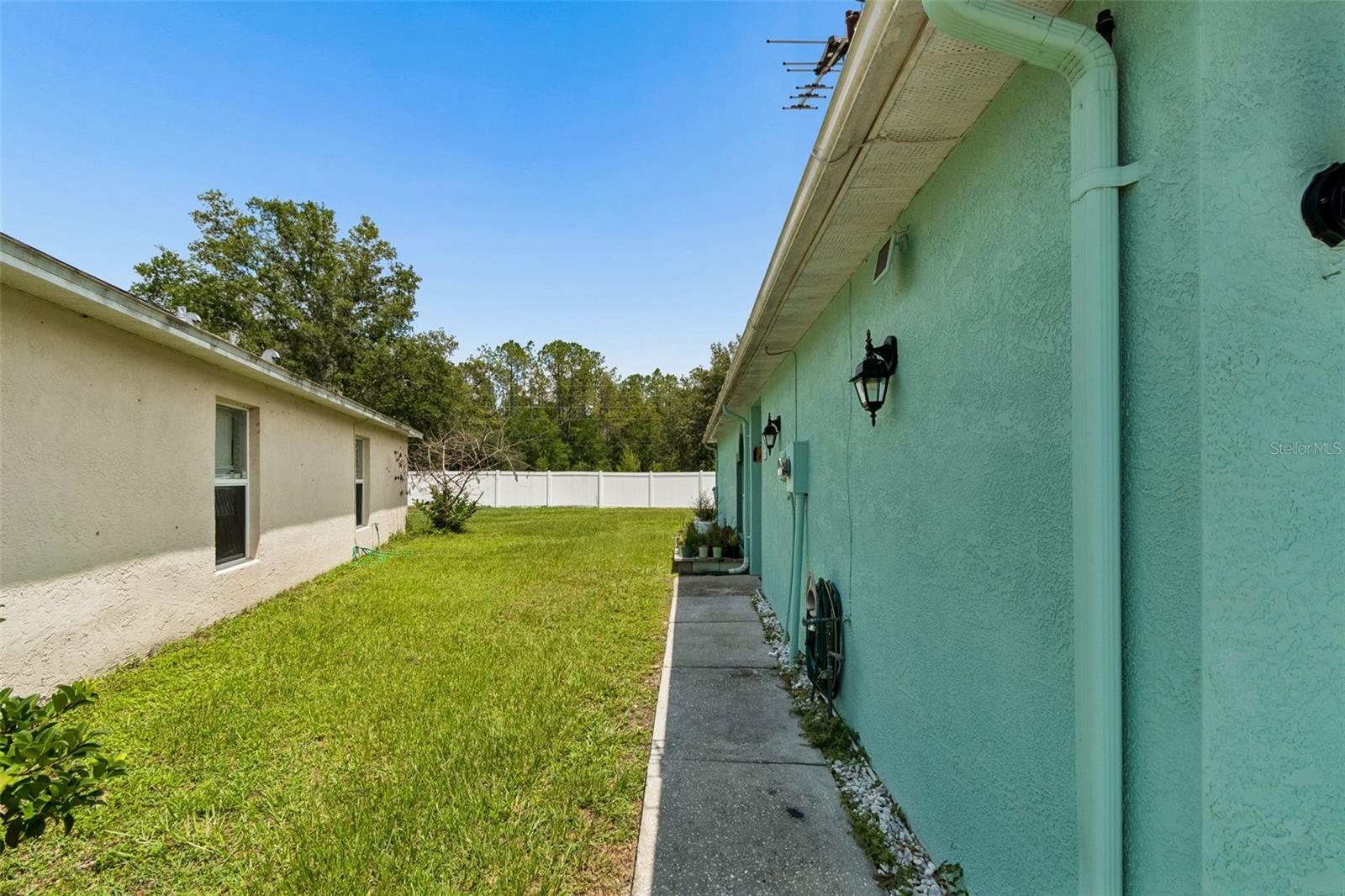 5936 Lake Front Dr Property Photo 5