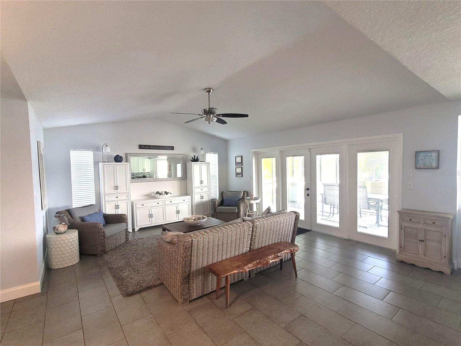 5717 Seabreeze Dr Property Photo 11