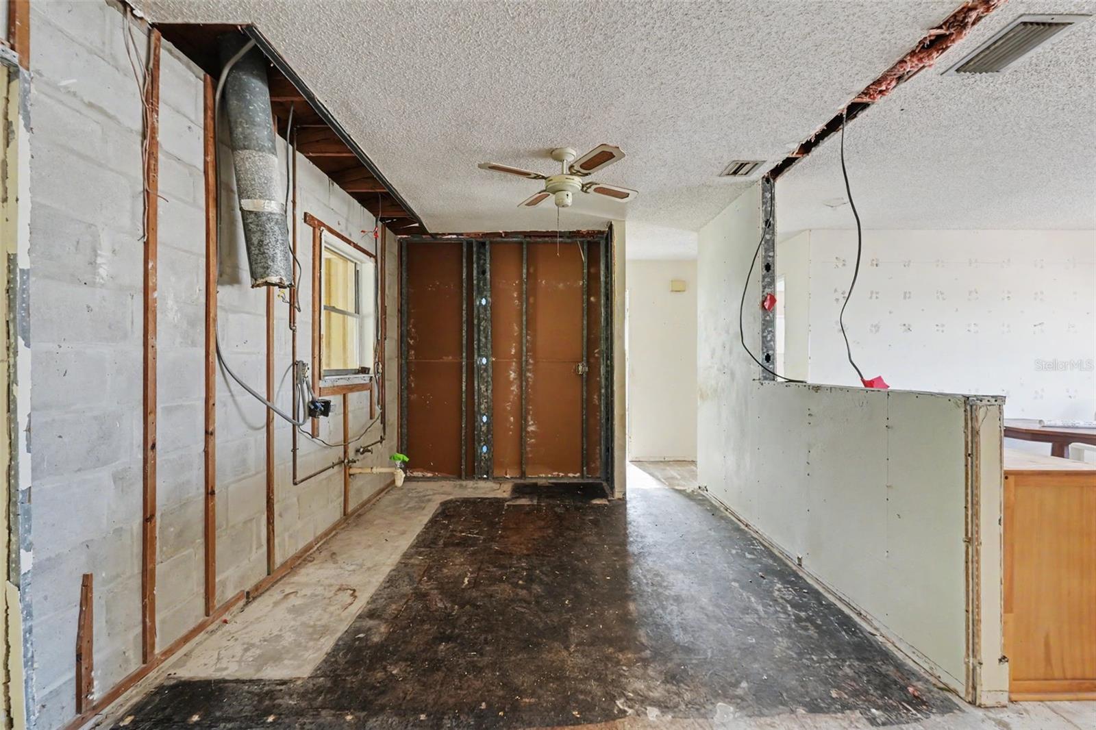 8373 78th Ter Property Photo 8