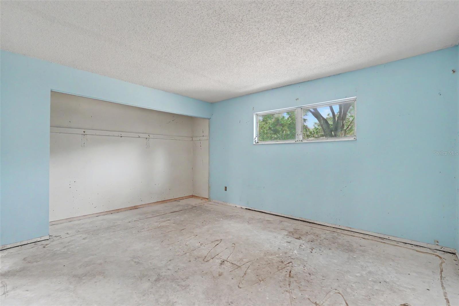 8373 78th Ter Property Photo 11