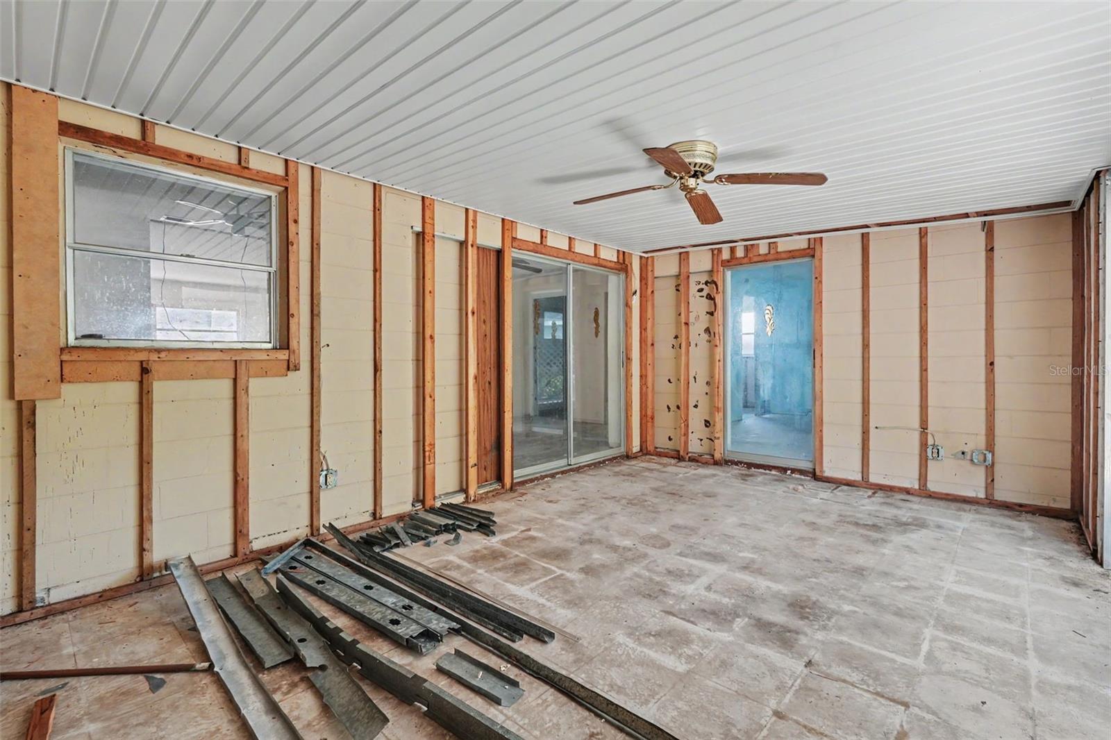 8373 78th Ter Property Photo 14