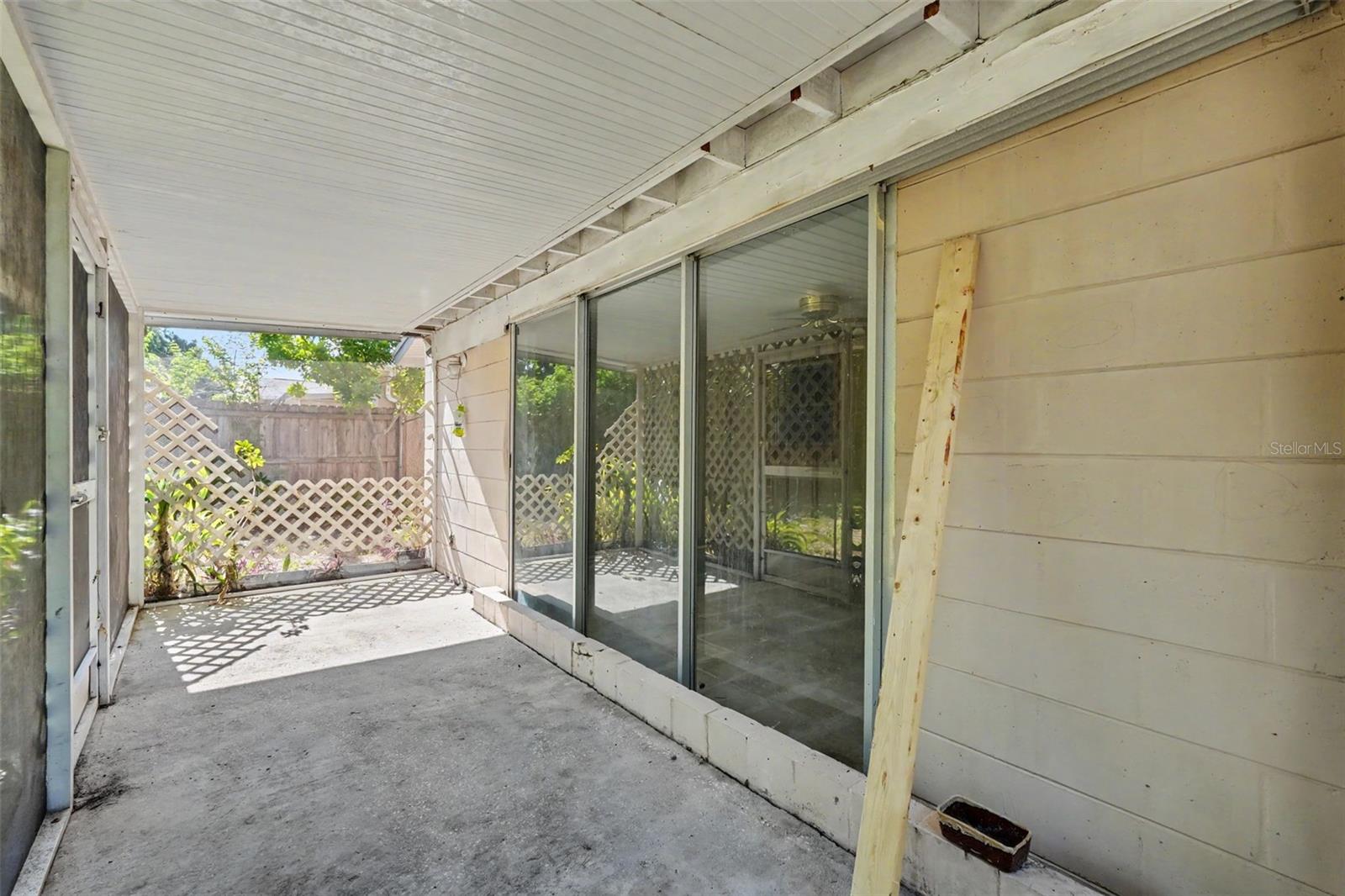 8373 78th Ter Property Photo 16