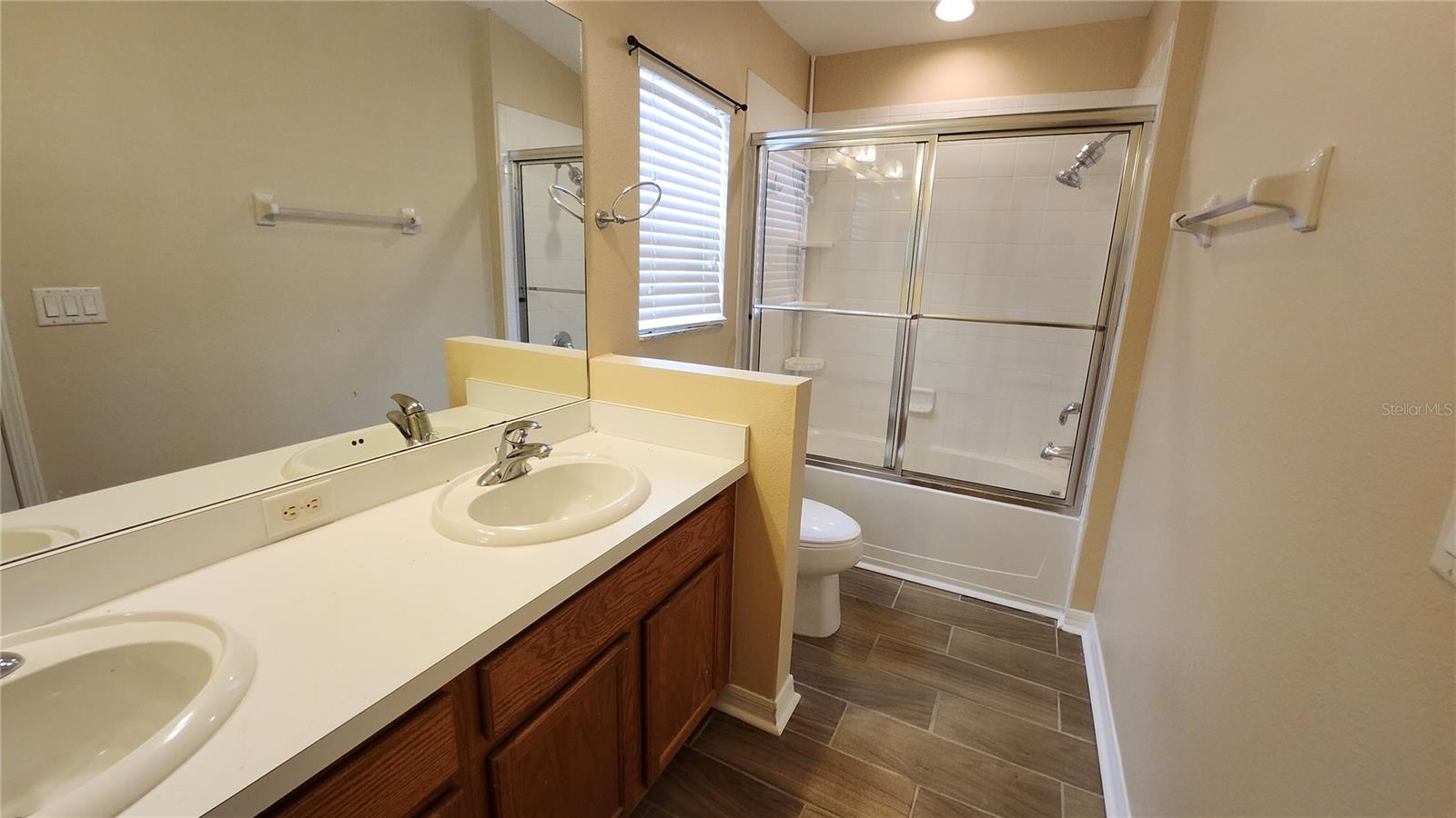 7955 Carriage Pointe Dr Property Photo 13