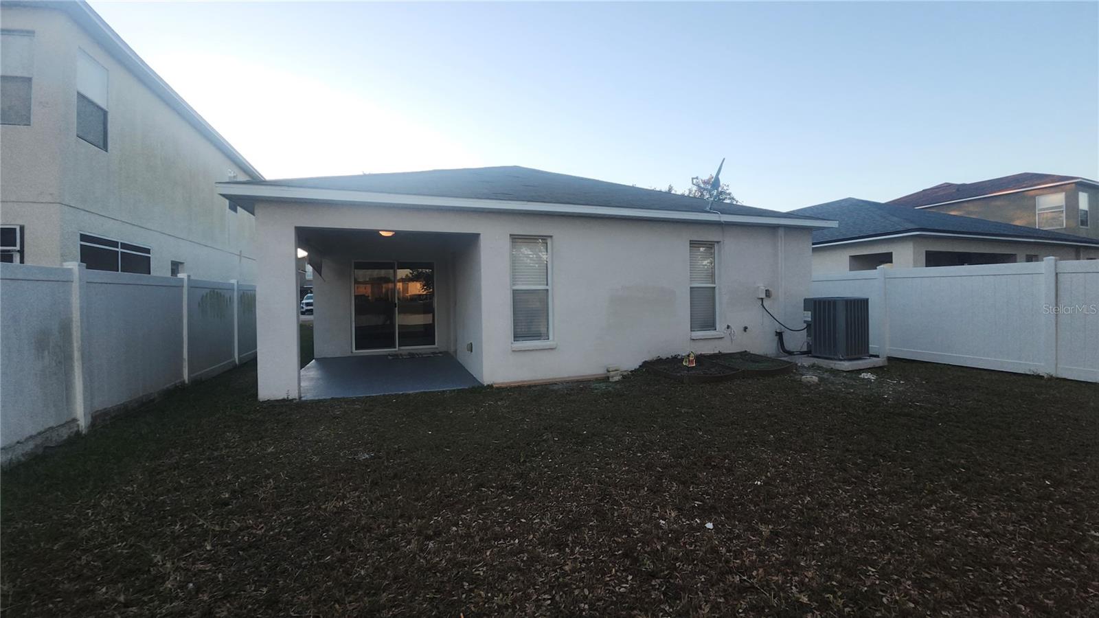 7955 Carriage Pointe Dr Property Photo 16