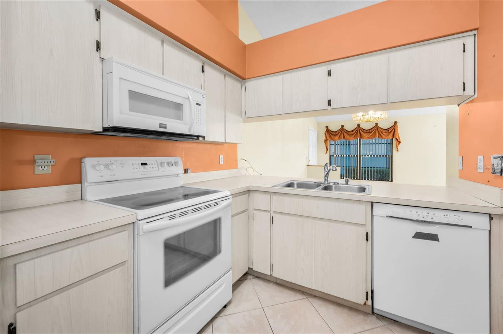 3500 Magnolia Ridge Cir #405 Property Photo 10
