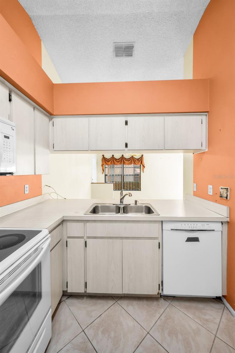 3500 Magnolia Ridge Cir #405 Property Photo 12